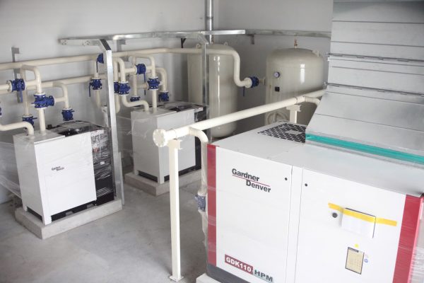 Cung cấp lắp đặt hoàn thiện hệ thống máy nén khí Gardner Denver 110kw cho nhà máy sản xuất Nhựa